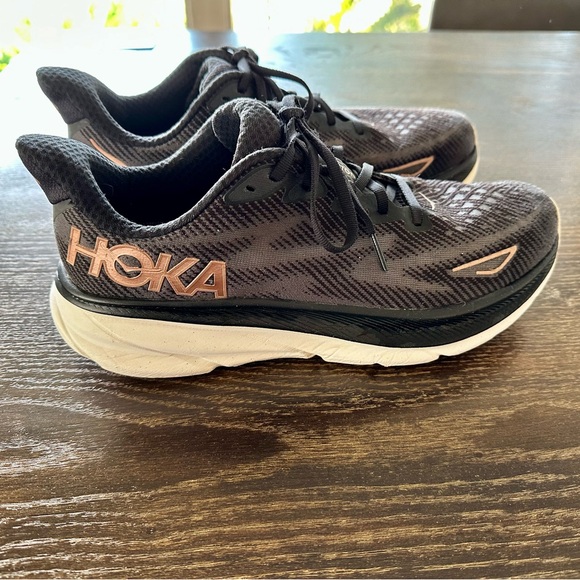 HOKA Women's Black and Copper Clifton 9 Athletic Shoes - Picture 5 of 12